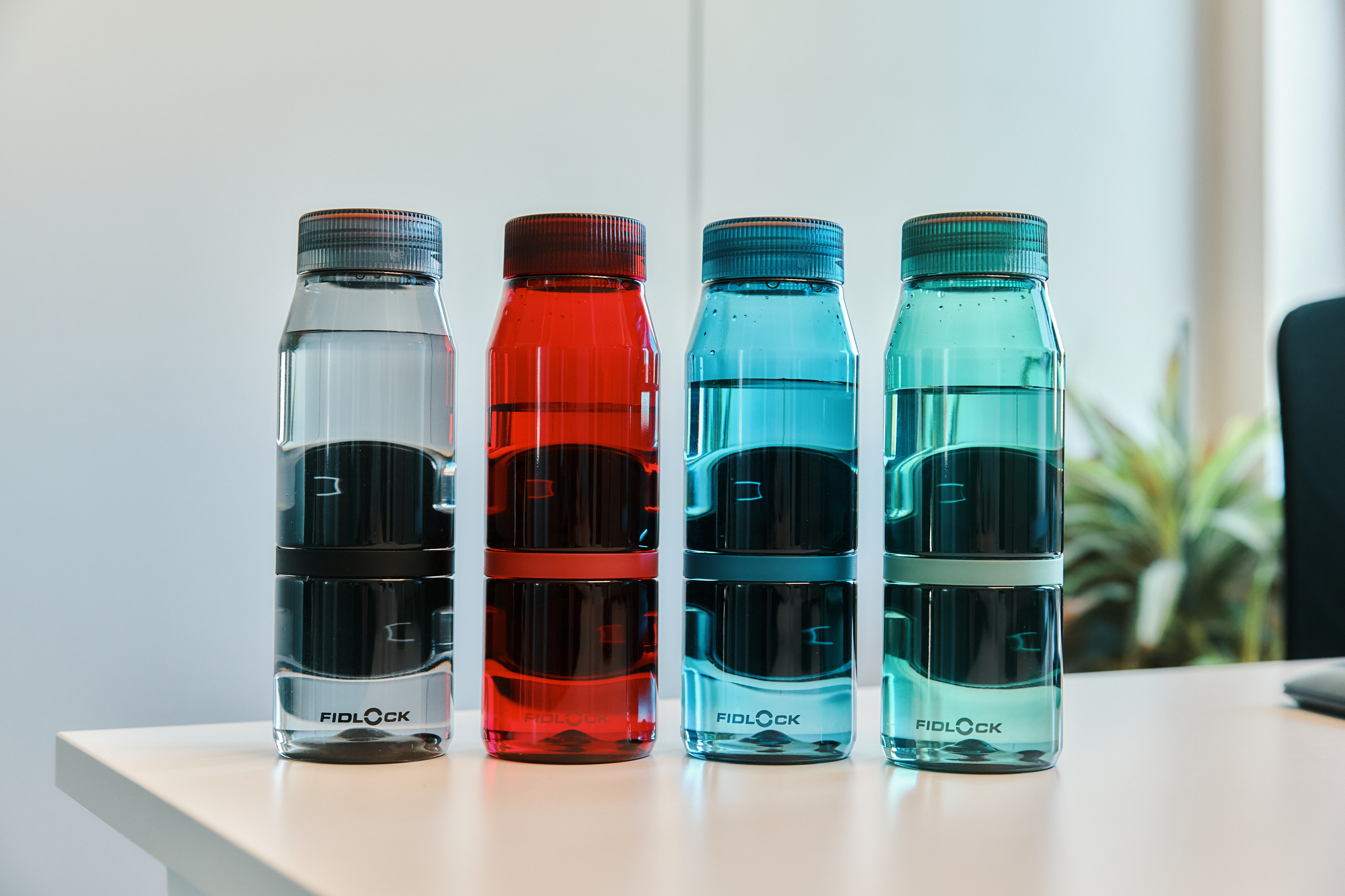 Fidlock TWIST Single LIFE bottle with connector. 700ml. - FIDLOCK-logo (NO Bike Base!)